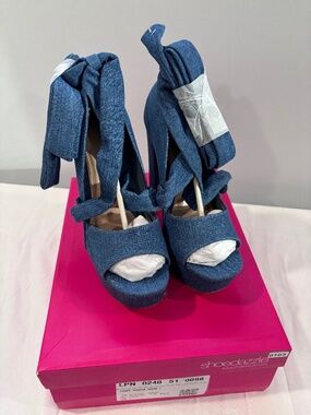 ShoeDazzle Takkara Denim Block Heel Platform , Size 7